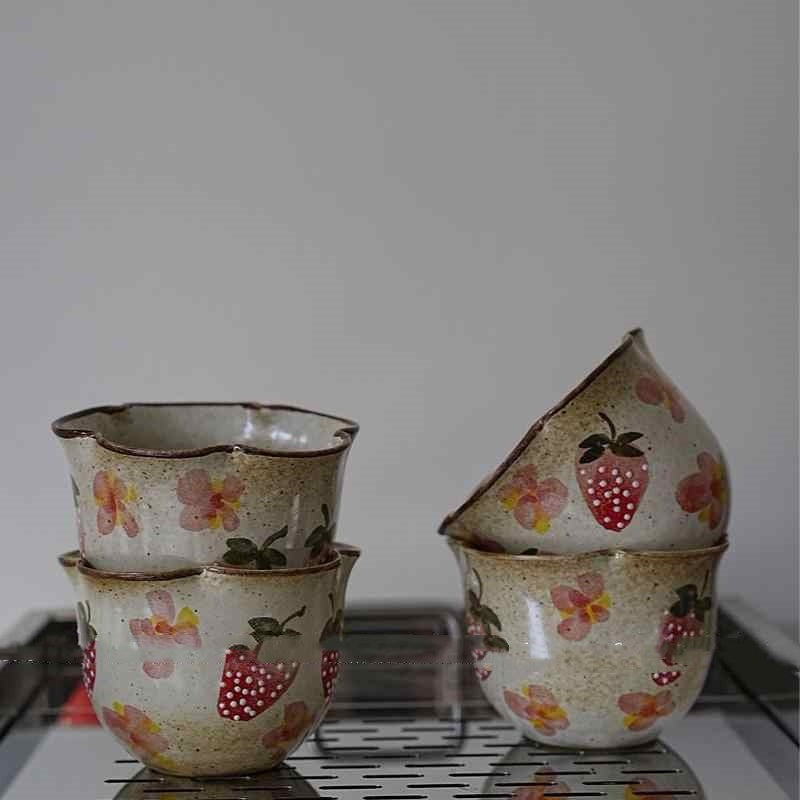 Stoneware Strawberry Flower Mouth Coffee Cup