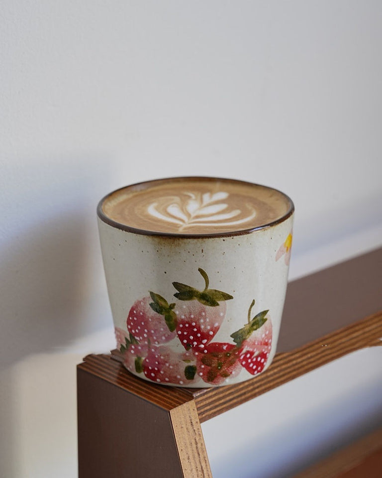 Stoneware Strawberry Flower Mouth Coffee Cup