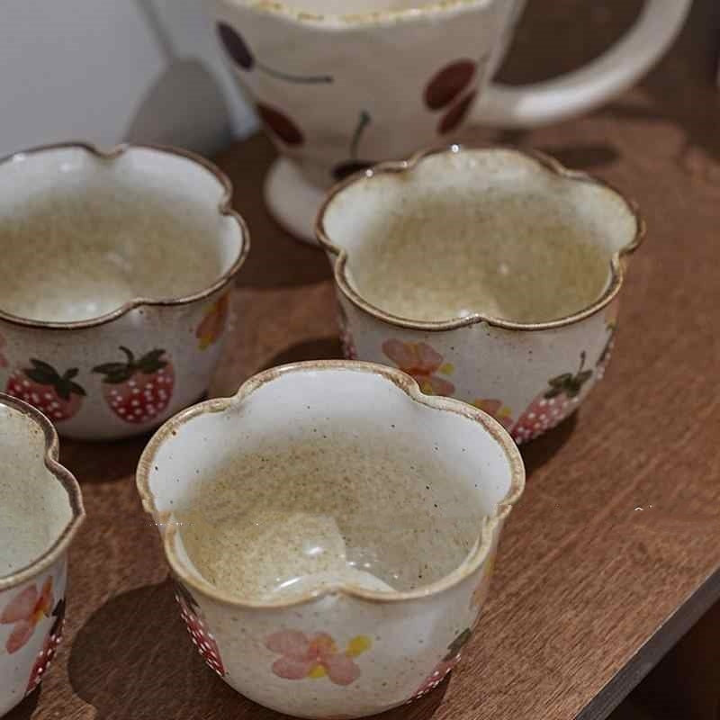 Stoneware Strawberry Flower Mouth Coffee Cup