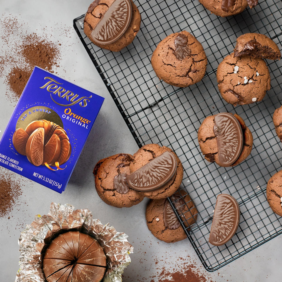 Chocolate Ball, Milk Chocolate with Natural Orange Flavor. 5.53Oz Box